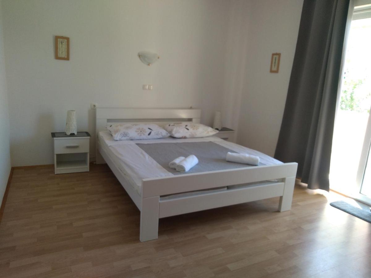 Apartments Kampor Damira Rab Town Eksteriør bilde