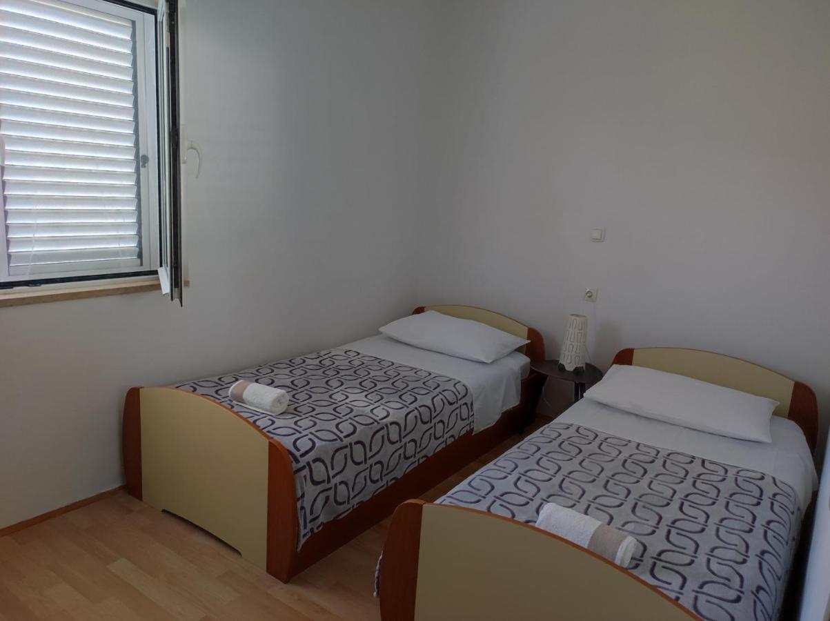 Apartments Kampor Damira Rab Town Eksteriør bilde